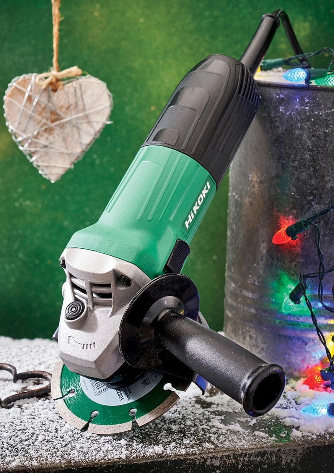 Hikoki HIKG12STX 115mm 4.5" Angle Grinder 600w Includes 3 Diamond Blades 240v 2 Hikoki HIKG12STX 115mm 4.5" Angle Grinder 600w Includes 3 Diamond Blades 240v - Image 2